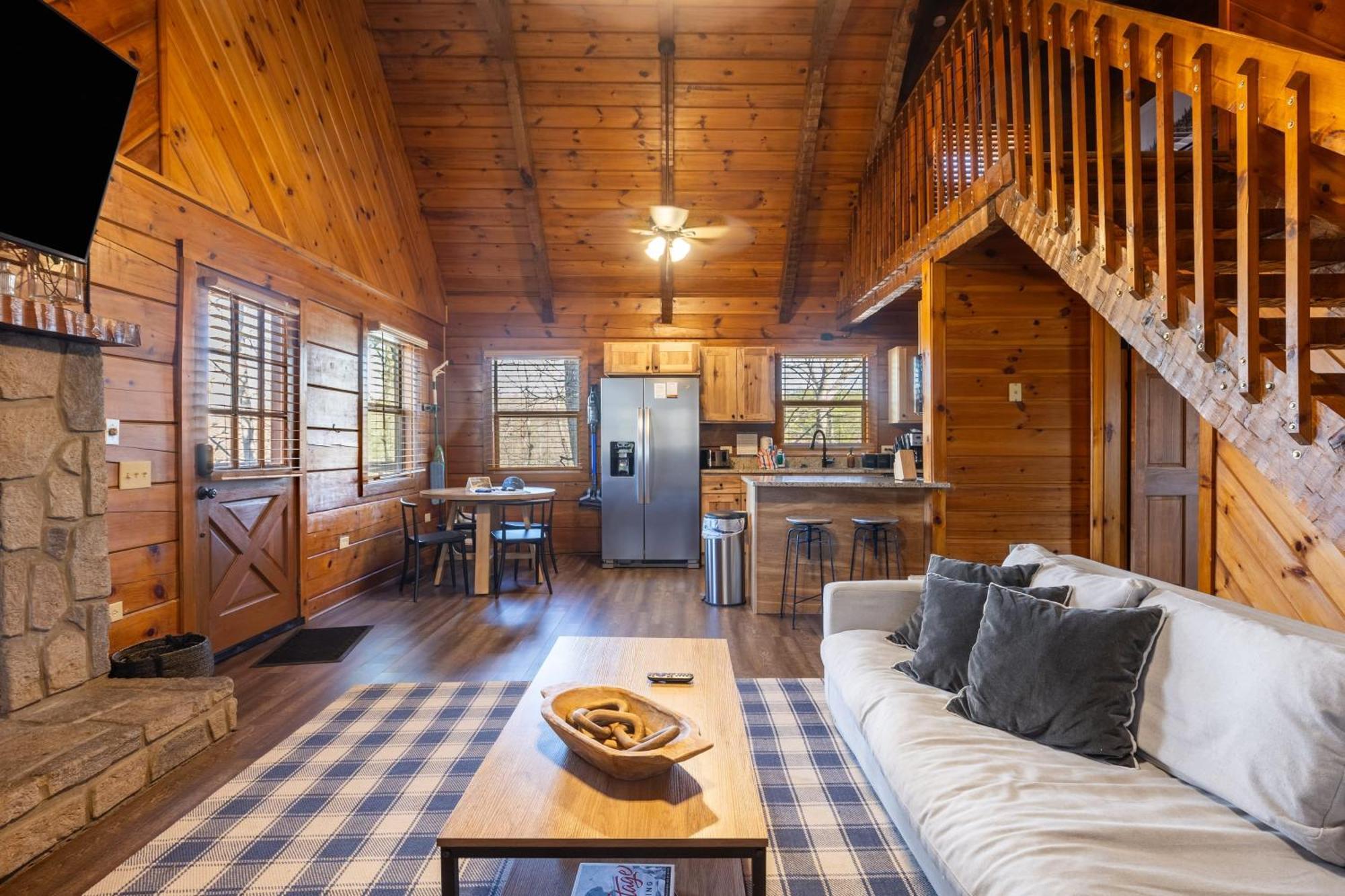 Dudley II By Avantstay Comfortable Cabin W Hot Tub Views ピジョンフォージ エクステリア 写真