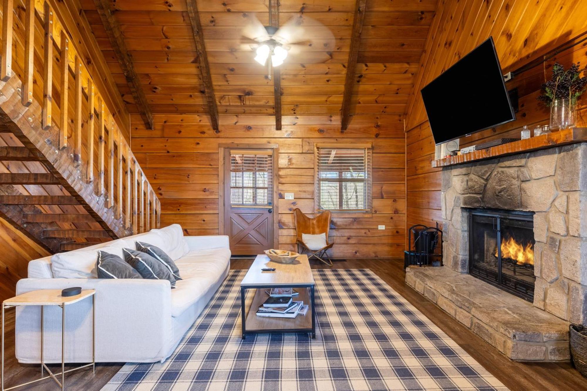 Dudley II By Avantstay Comfortable Cabin W Hot Tub Views ピジョンフォージ エクステリア 写真