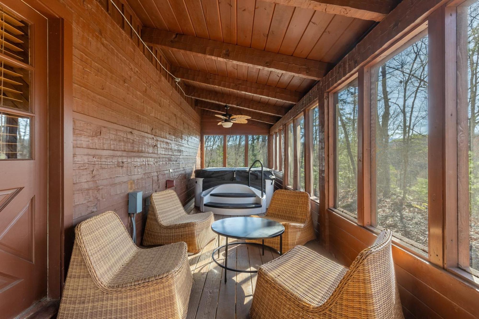 Dudley II By Avantstay Comfortable Cabin W Hot Tub Views ピジョンフォージ エクステリア 写真