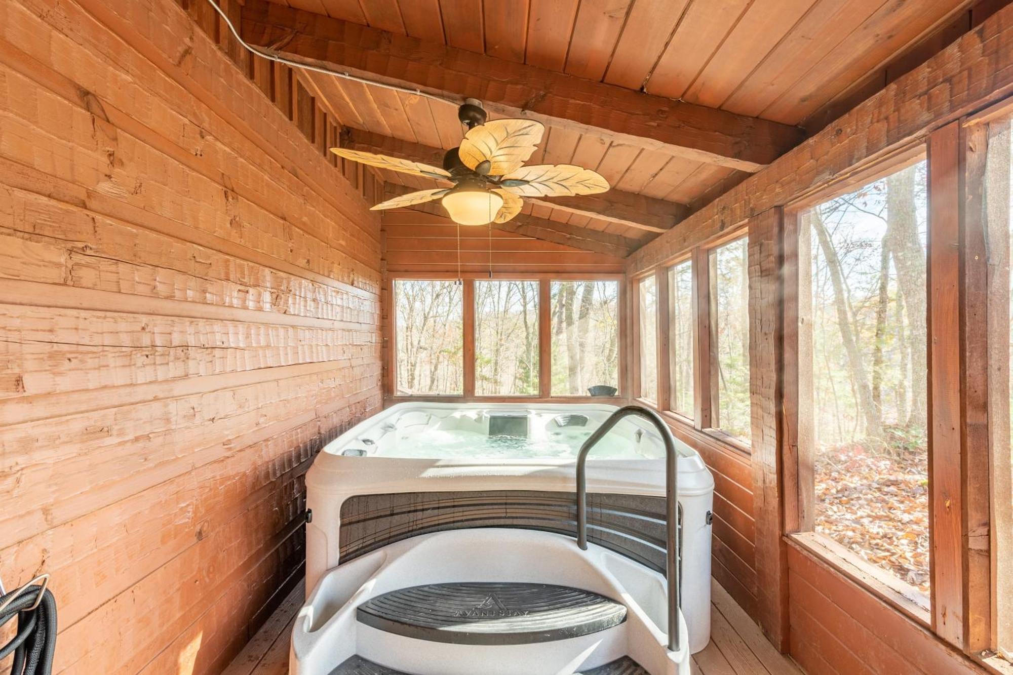 Dudley II By Avantstay Comfortable Cabin W Hot Tub Views ピジョンフォージ エクステリア 写真