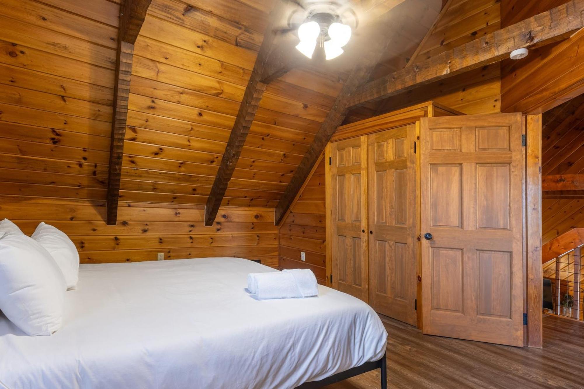Dudley II By Avantstay Comfortable Cabin W Hot Tub Views ピジョンフォージ エクステリア 写真